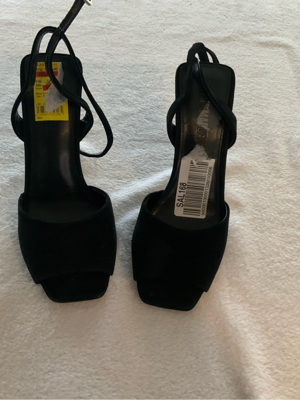 Black Strappy 3” Heel Sandals Steve Madden size 7.5 new no box suede.SKU 3111